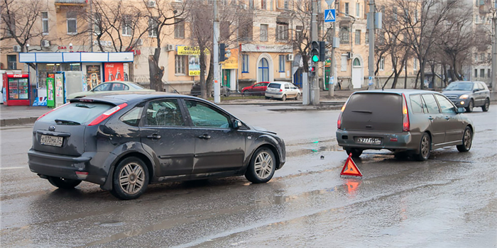 Можно ли оставить права водителя, если виновник ДТП заплатит добровольно?